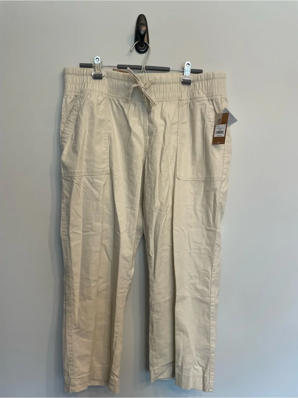 Denver Hayes Relaxed Drawstring Crop Pants in Cream - Picture 7 of 8